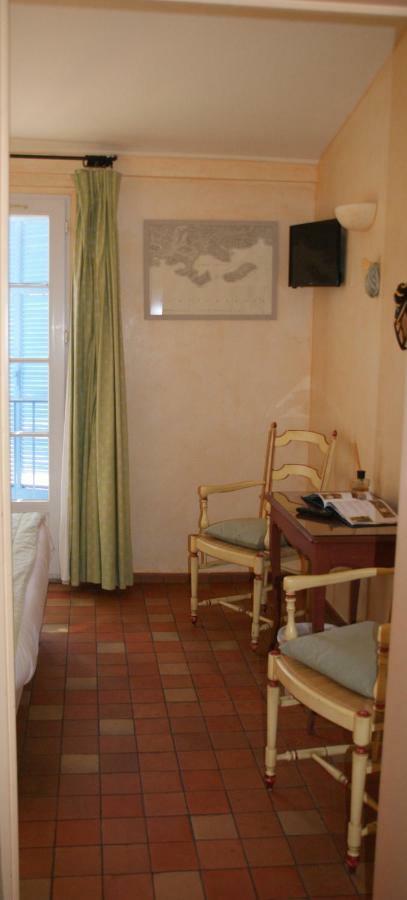 Auberge Des Glycines ปอร์เกรอล ภายนอก รูปภาพ